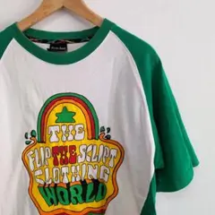 ラグランTシャツ　緑　グリーン　派手　カラフル　ゆったり　大きめ　ロゴティシャツのサムネイル