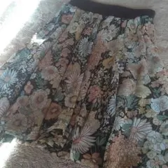 花柄フレアスカート