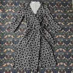 新品未使用　ダイアンフォンファステンバーグ　幾何学模様 長袖ワンピース 新品未使用 ダイアンフォンファステンバーグ 幾何学模様 長袖