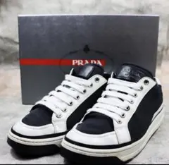 PRADA スニーカーのサムネイル