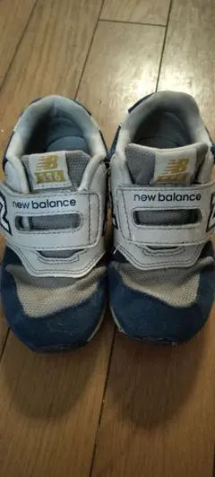 New Balance キッズ スニーカーのサムネイル
