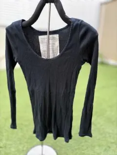 ブラックリブ編み長袖Tシャツ