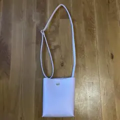 ネコ型ボタンがポイント　ベビーピンクのミニショルダーバッグ