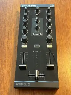 Traktor Kontrol Z1美品！純正キャリングケース付き！ Traktor Kontrol Z1美品！純正キャリングケース付き！