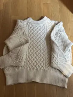 ホワイト ケーブルニット 長袖セーター