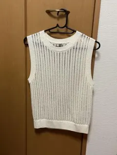 透かし編み ニットベスト ホワイトのサムネイル