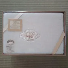 Kaneho オフホワイト刺繍入りボアシーツ 130✕230cm