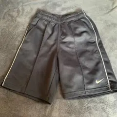 Nike 黒 ハーフパンツ サイドライン