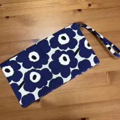 【marimekko】クラッチバッグ