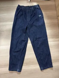 ダークブルー デニムパンツ