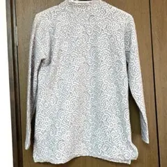 グレー レース模様 長袖トップス　長袖　レース　シャツ