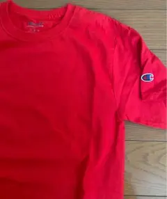 チャンピオン　champion  半袖で　Tシャツ