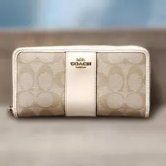 【小物】 COACH ロゴ入り シグネチャー ベージュ 長財布 定番 ブランド