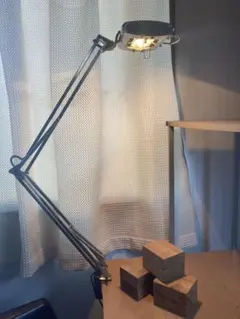 ikea イケア フロアスタンドランプライト 間接照明 可動式HUSVIK