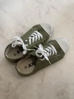 オリーブグリーン キャンバス スニーカー