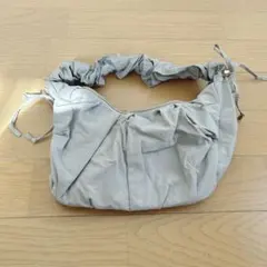 grove ギャザーフリル　ショルダーバッグ　ライトグレー