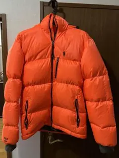 オレンジ ダウンジャケット