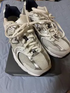 New Balance MR530のサムネイル