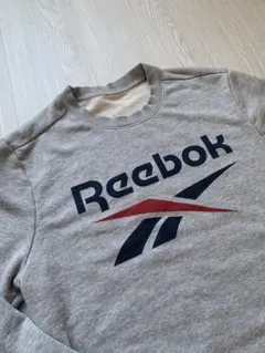 【Reebok】ワンポイントロゴ クルーネックスウェット グレー L ノームコアのサムネイル