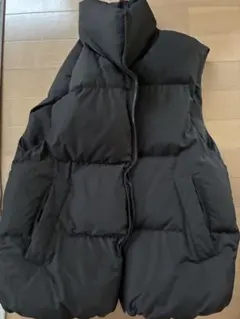 ジーユー　ヒートパデットオーバーサイズベスト　黒　L
