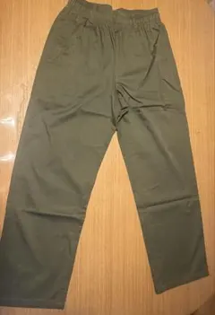 値下げ中‼️GUカーキ パンツ