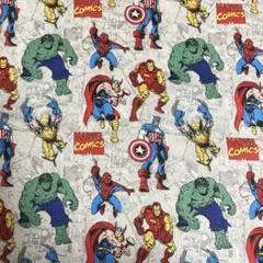 縦50cmアベンジャーズ　マーベル 大集合 スパイダーマン 布　生地