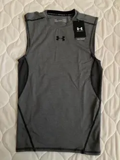 アンダーアーマー　ヒートギア　メンズMサイズ グレー