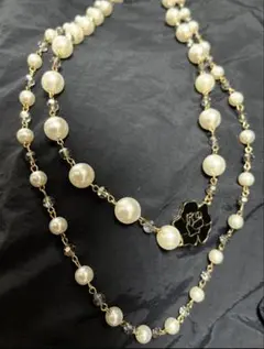 ホワイトパール 2連ネックレス ロゴ付き