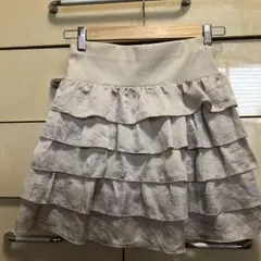 オフホワイトフリルスカート