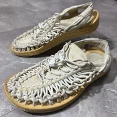 人気✨KEEN キーン UNEEK ユニーク サンダル 白 23.5 フェス