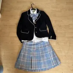 フォーマルスーツ ネイビーと水色チェック　卒服