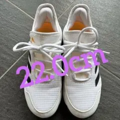 テニスシューズ　22.0cm adidasのサムネイル
