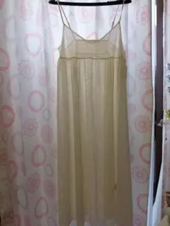 LOWRYSファームクリーム色キャミワンピース 未使用タグ付き