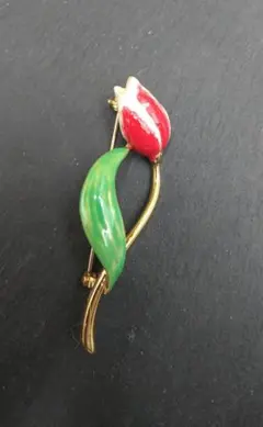 ハンドメイド チューリップのブローチ