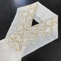 ☆新品未使用☆振袖・成人式・結婚式・卒業袴　白地七宝模様刺繍入り半衿　半襟