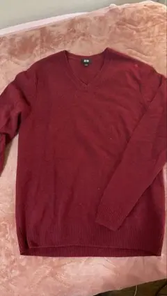 UNIQLO バーガンディ Vネックセーター L