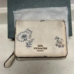 COACH 花柄 三つ折り財布