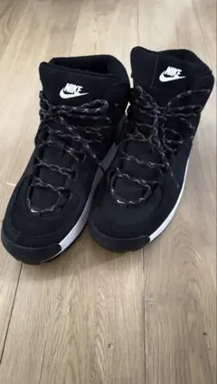 ナイキ スニーカー レディース シティ クラシック ブーツ（ブラック&ホワイト）