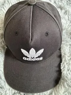 adidasキャップのサムネイル