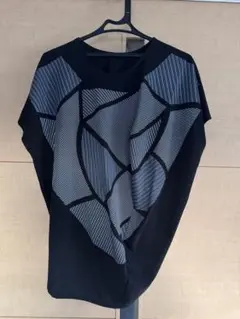 ISSEY MIYAKE 幾何学模様 半袖Tシャツのサムネイル