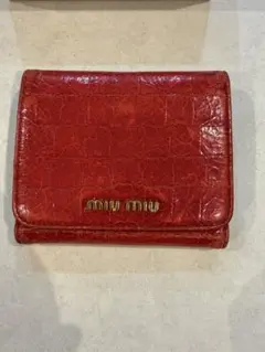miu miu 三つ折り財布 クロコ型押し レッドのサムネイル