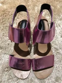 シーバイクロエ　メタリック　ウェッジヒール　サンダル