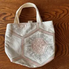 Item thumbnail for item 760cbc1c-4492-4924-b684-f0836b46517e