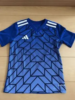 adidas Tシャツ（130cm）