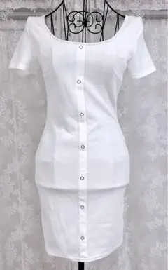 GYDA ジェイダ　フロントボタンワンピース