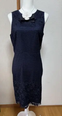 ANNTAYLOR総レースワンピースネイビー美品　上品　濃紺