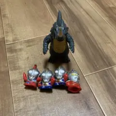 ⑨値下げ！ウルトラマン⭐︎ミニフィギュア＆怪獣5体セット