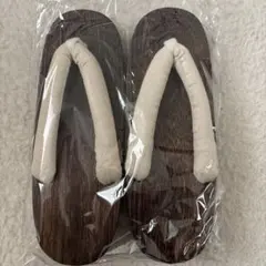 茶色い木製下駄（GRL）
