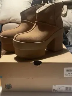 UGG ムートンブーム　ハイヒールのサムネイル