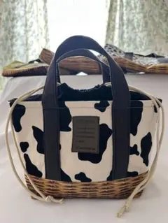 ハンドメイド 保冷保温ランチバッグ ウシ柄・アイボリー地 186